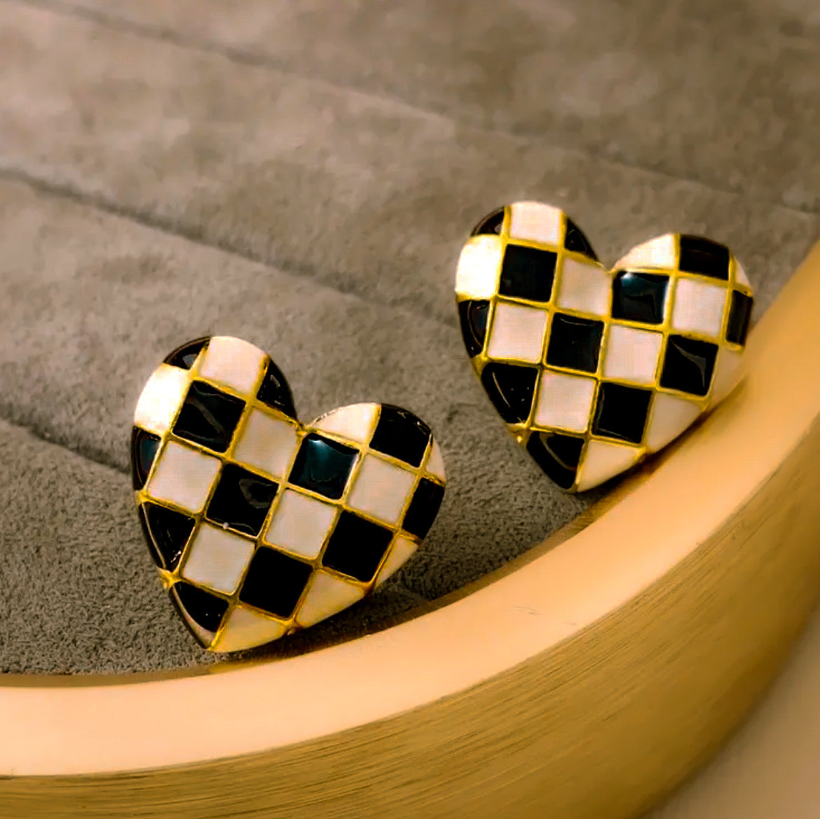 Checkered Studs