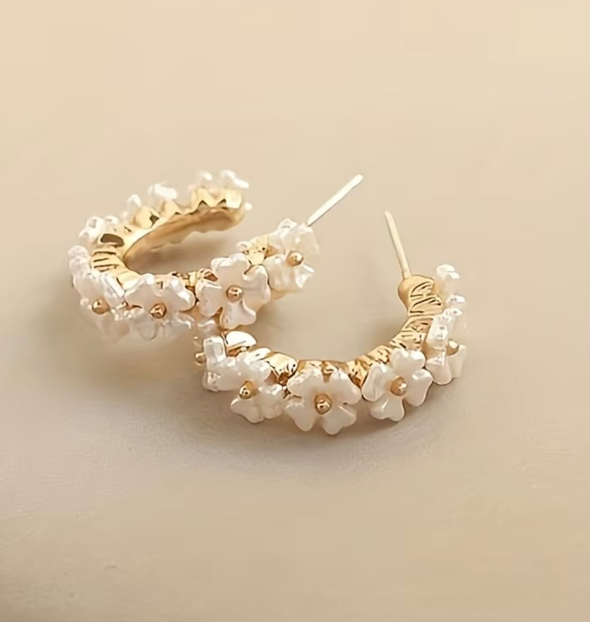 Daisy Pearl Hoops