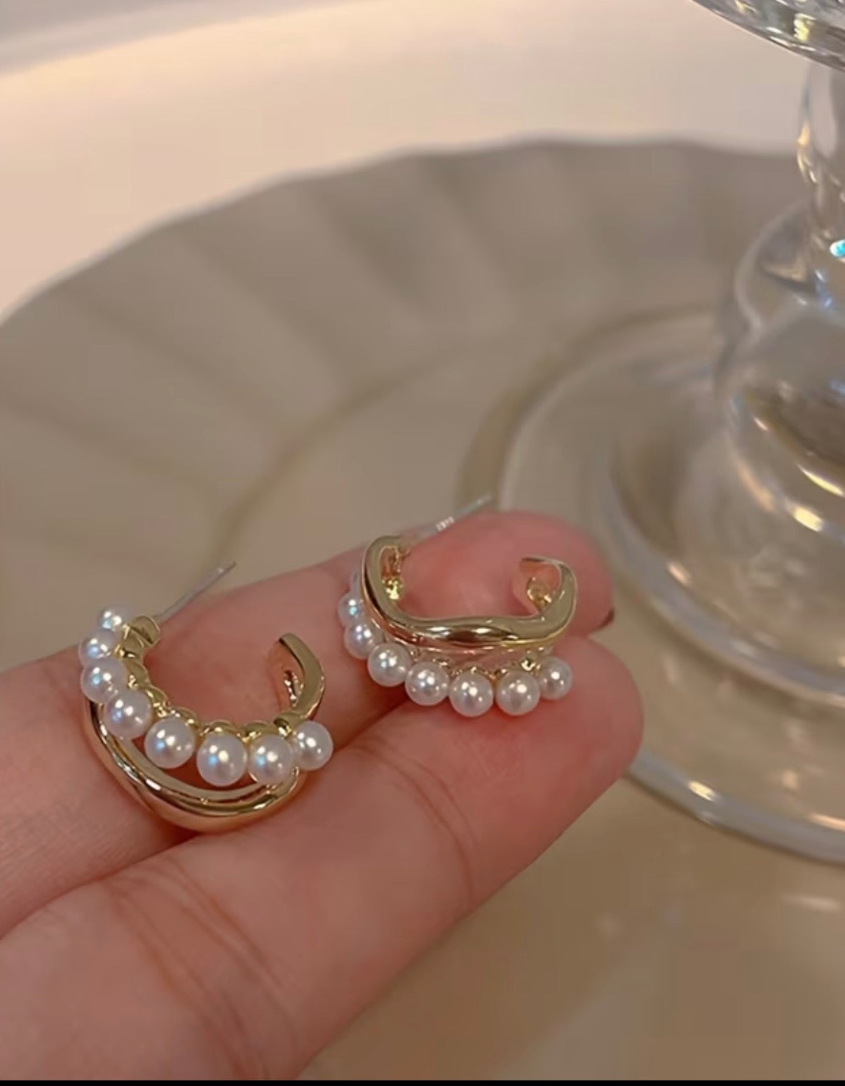 Mini pearl and gold hoops