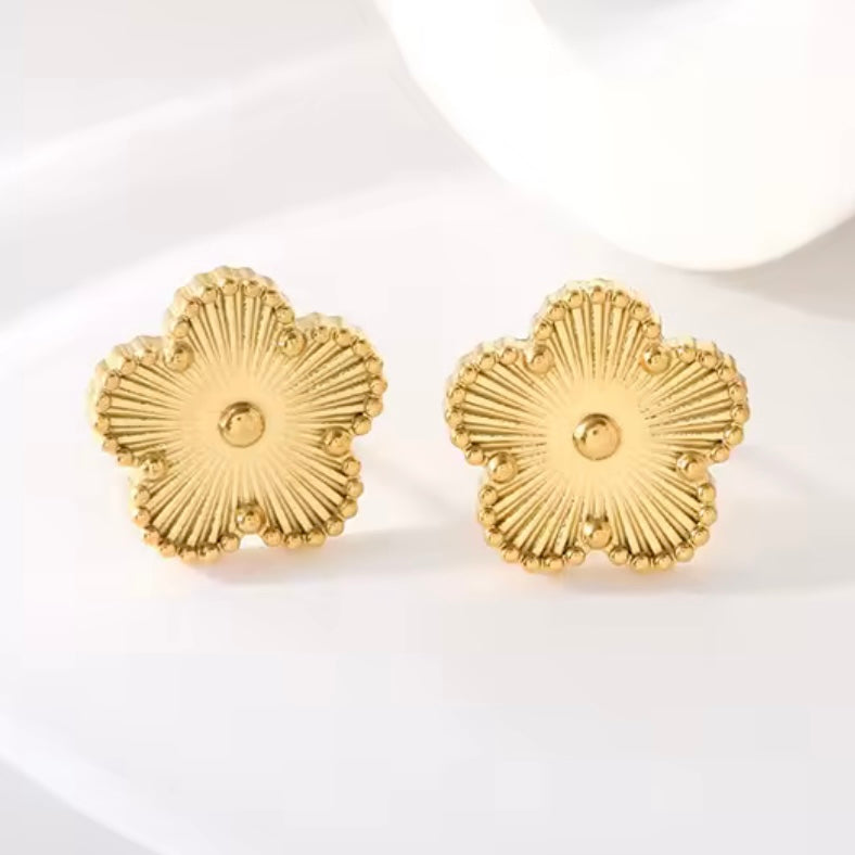 Clover Studs